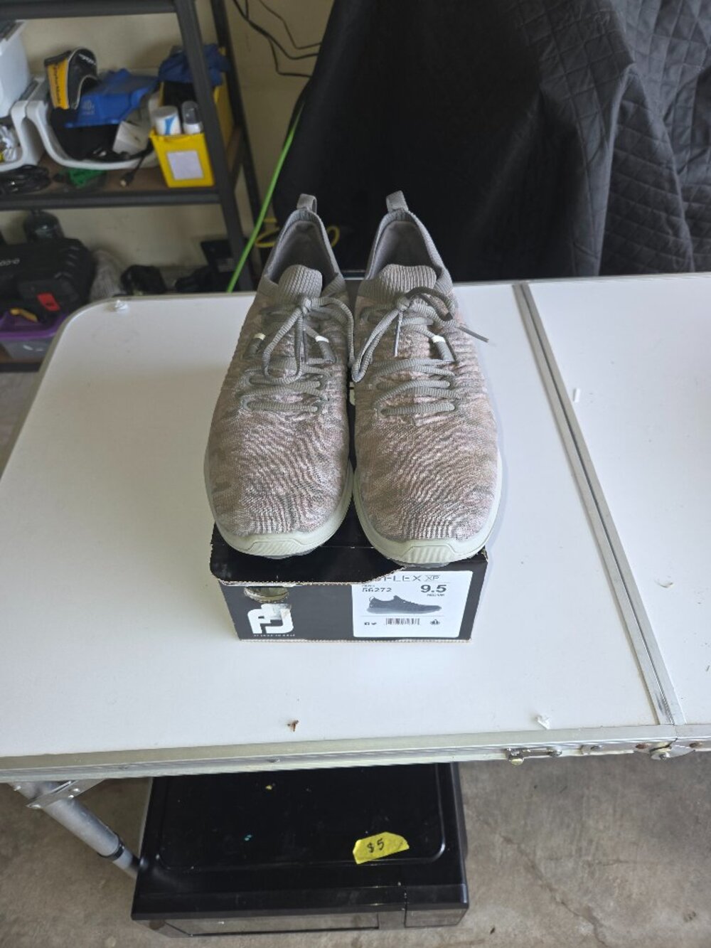 FootJoy Flex XP Men’s 9.5 Spikeless Golf Shoes